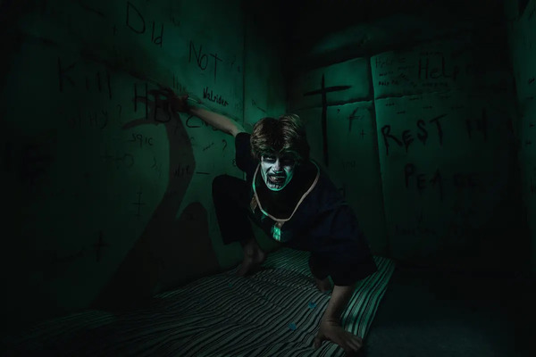 Скидка 500 рублей на хоррор-перформанс «Outlast»