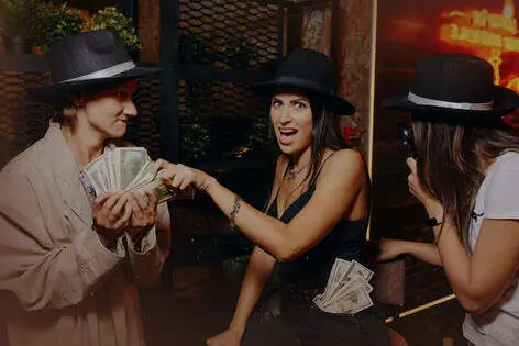 Квиз «Saint Twins Detective» от St. Twins Detective